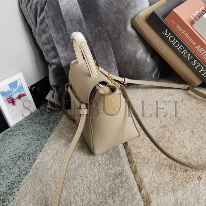 CELINE NANO BELT BAG 189003ZVA.01CR (20*20*10cm) CELINE NANO BELT BAG 189003ZVA.01CR (20*20*10cm)