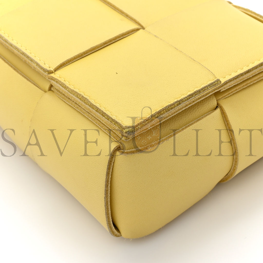 BOTTEGA VENETA NAPPA MAXI INTRECCIO THE BELT CASSETTE BAG BUTTER (18*11*5cm) BOTTEGA VENETA NAPPA MAXI INTRECCIO THE BELT CASSETTE BAG BUTTER (18*11*5cm)