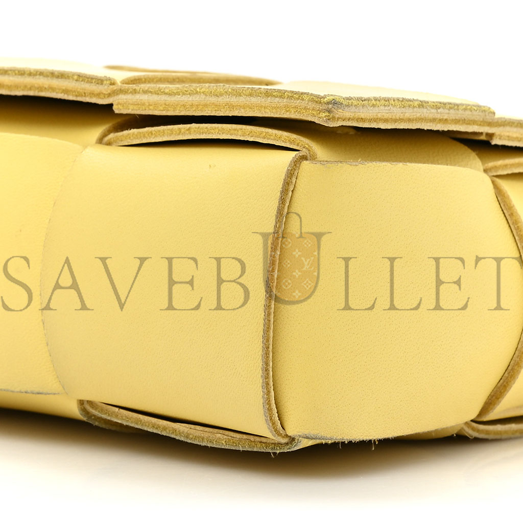 BOTTEGA VENETA NAPPA MAXI INTRECCIO THE BELT CASSETTE BAG BUTTER (18*11*5cm) BOTTEGA VENETA NAPPA MAXI INTRECCIO THE BELT CASSETTE BAG BUTTER (18*11*5cm)