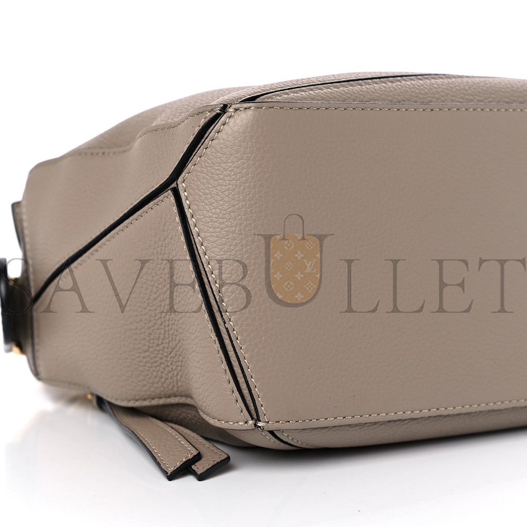 LOEWE GRAINED CALFSKIN SMALL PUZZLE BAG SAND (24*16.5*10.5cm) LOEWE GRAINED CALFSKIN SMALL PUZZLE BAG SAND (24*16.5*10.5cm)