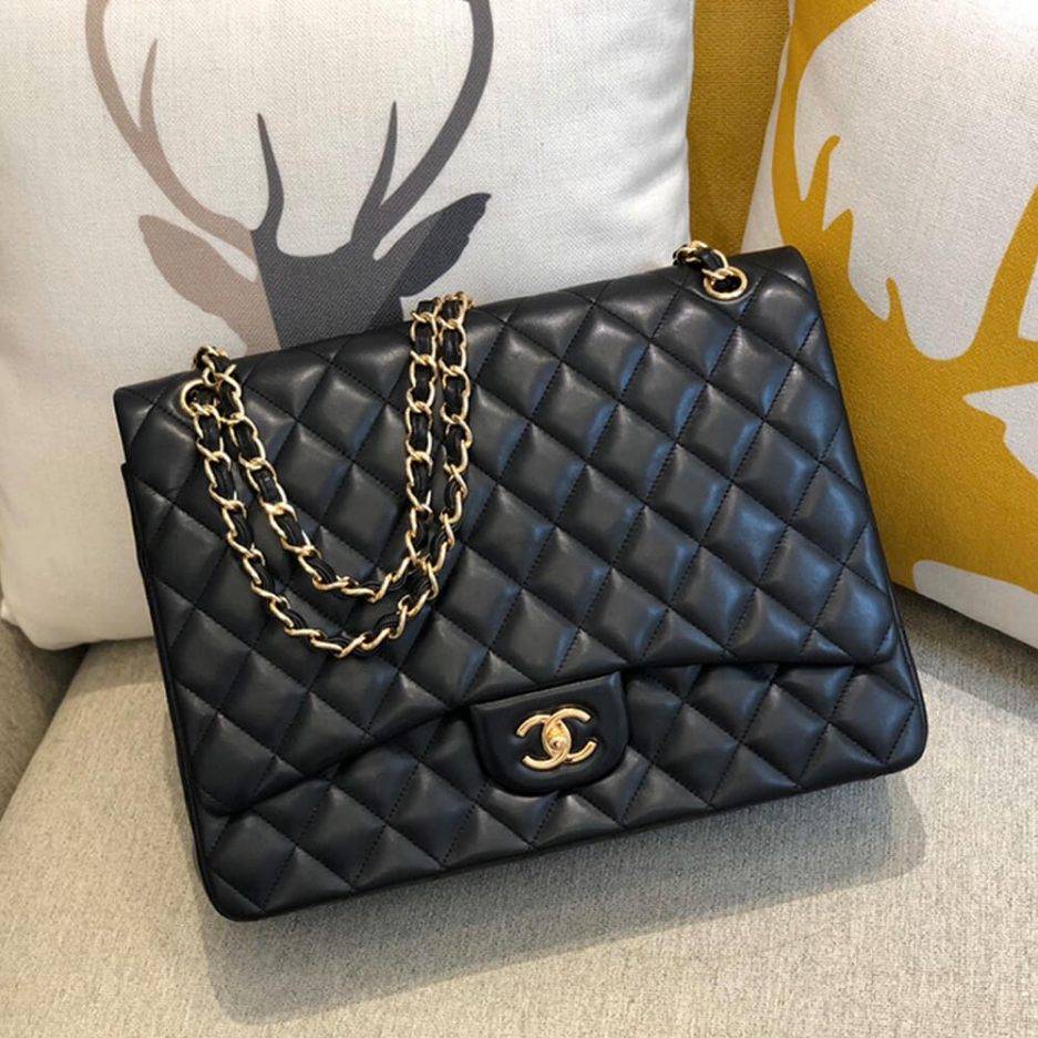 CHANEL CLASSIC FLAP MAXI BLACK CAVIAR LEATHER GOLD HARDWARE (33*22*9cm) CHANEL CLASSIC FLAP MAXI BLACK CAVIAR LEATHER GOLD HARDWARE (33*22*9cm)