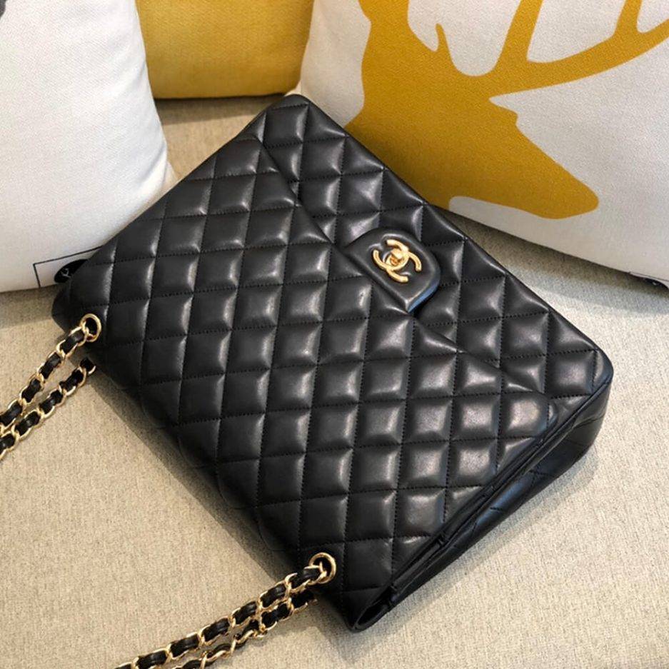 CHANEL CLASSIC FLAP MAXI BLACK CAVIAR LEATHER GOLD HARDWARE (33*22*9cm) CHANEL CLASSIC FLAP MAXI BLACK CAVIAR LEATHER GOLD HARDWARE (33*22*9cm)