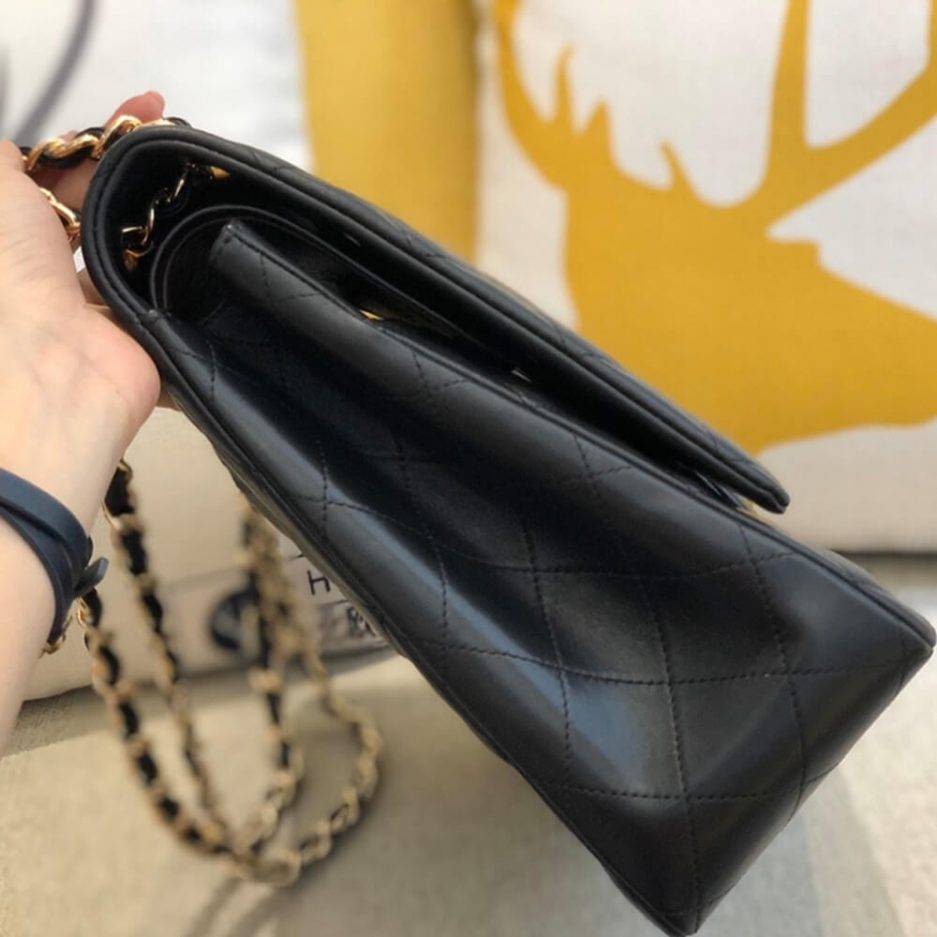 CHANEL CLASSIC FLAP MAXI BLACK CAVIAR LEATHER GOLD HARDWARE (33*22*9cm) CHANEL CLASSIC FLAP MAXI BLACK CAVIAR LEATHER GOLD HARDWARE (33*22*9cm)