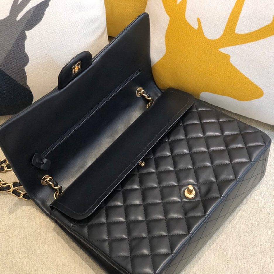 CHANEL CLASSIC FLAP MAXI BLACK CAVIAR LEATHER GOLD HARDWARE (33*22*9cm) CHANEL CLASSIC FLAP MAXI BLACK CAVIAR LEATHER GOLD HARDWARE (33*22*9cm)